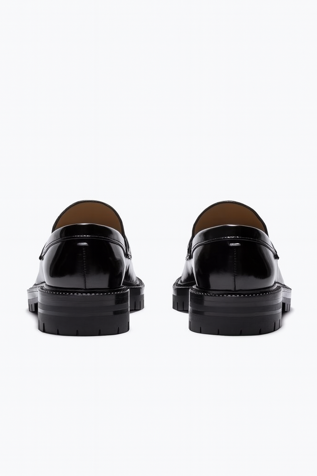 Classic Tabi Loafers – Comfort Meets Contemporary Style